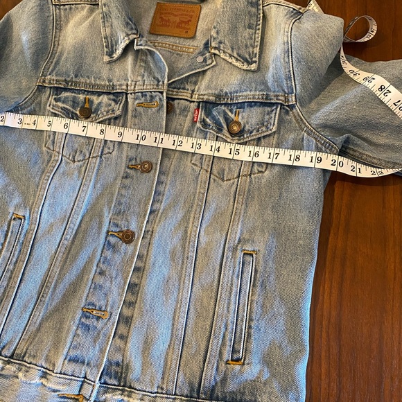Levi’s Ex-Boyfriend Trucker Denim Jacket - Picture 7 of 7